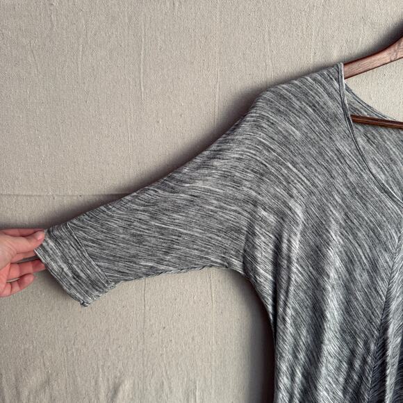 Apt. 9 Blouse Size M Gray Abstract Stripe Kimono Sleeve Lightweight Top - Picture 3 of 10